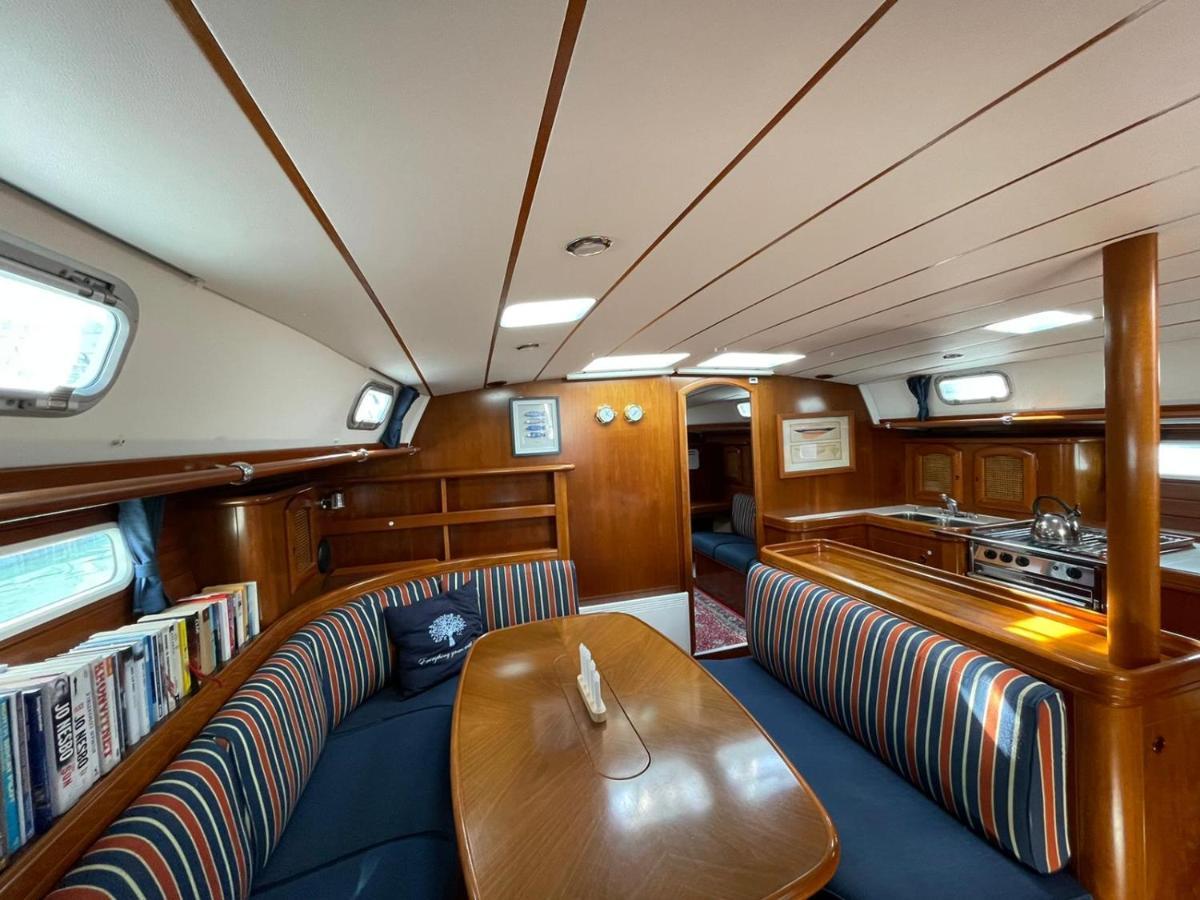 Beautiful And Comfortable Sailboat With Secure Parking Available Hotel Барселона Екстериор снимка
