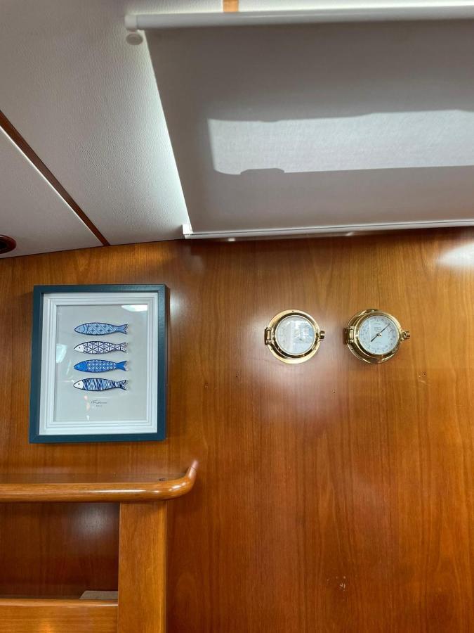Beautiful And Comfortable Sailboat With Secure Parking Available Hotel Барселона Екстериор снимка