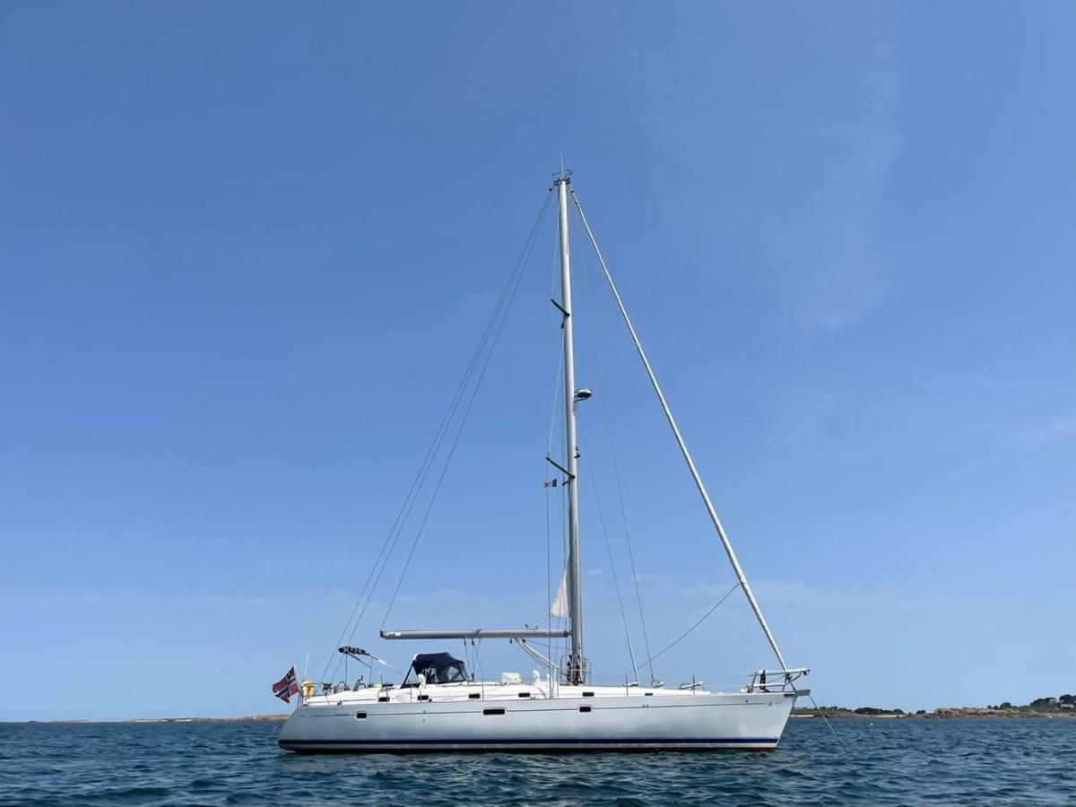 Beautiful And Comfortable Sailboat With Secure Parking Available Hotel Барселона Екстериор снимка