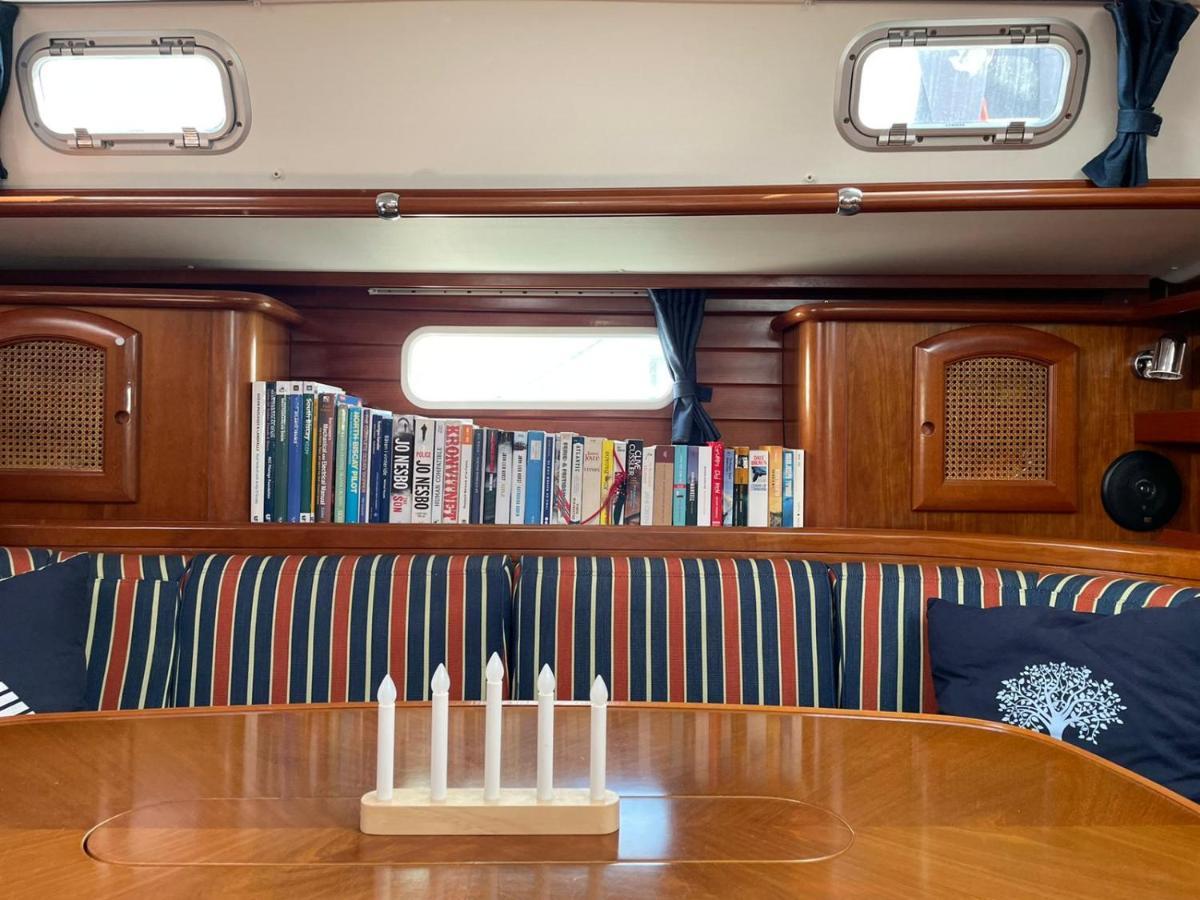Beautiful And Comfortable Sailboat With Secure Parking Available Hotel Барселона Екстериор снимка