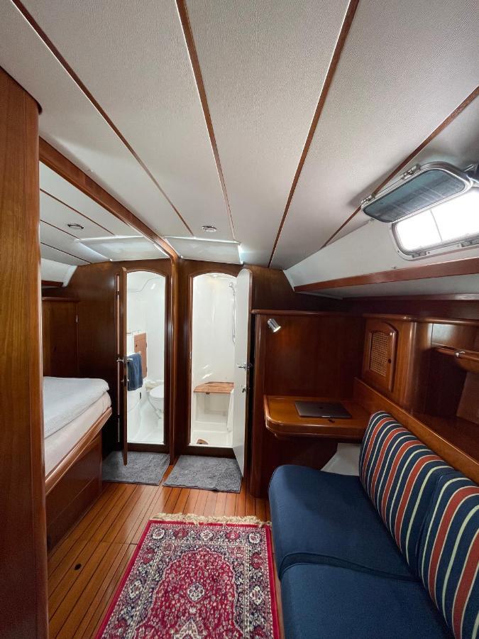 Beautiful And Comfortable Sailboat With Secure Parking Available Hotel Барселона Екстериор снимка